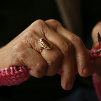 Granat Altın Yüzük